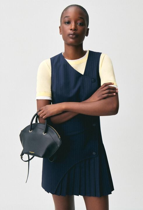 Robe courte sans manches