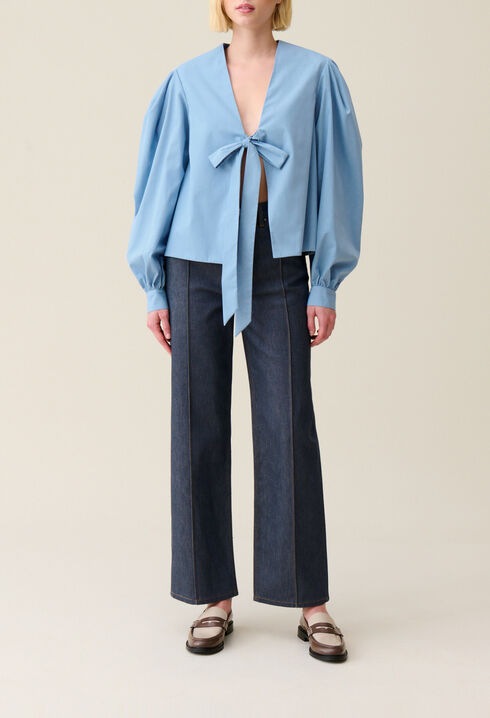 Blouse col V &agrave; nouer