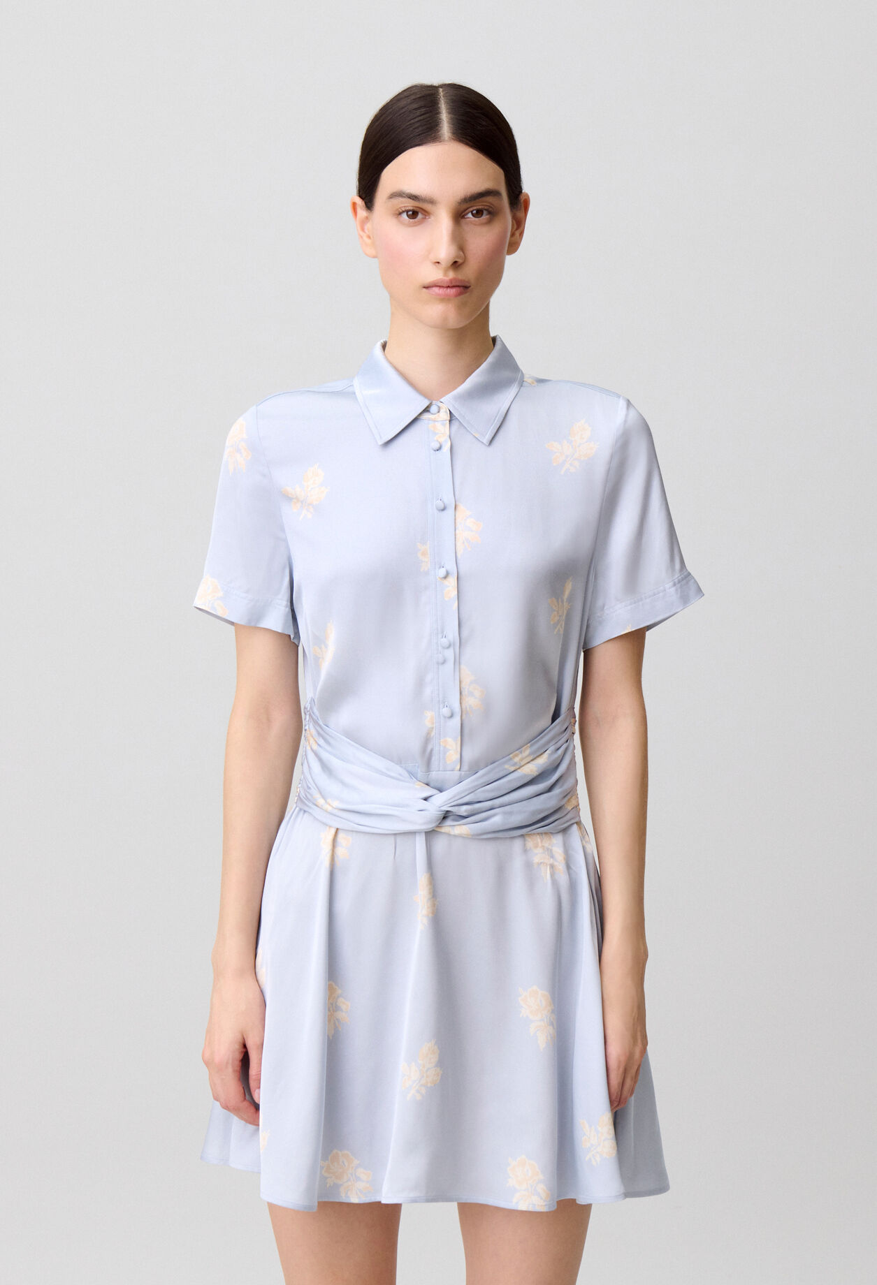 Robe satin fleurs