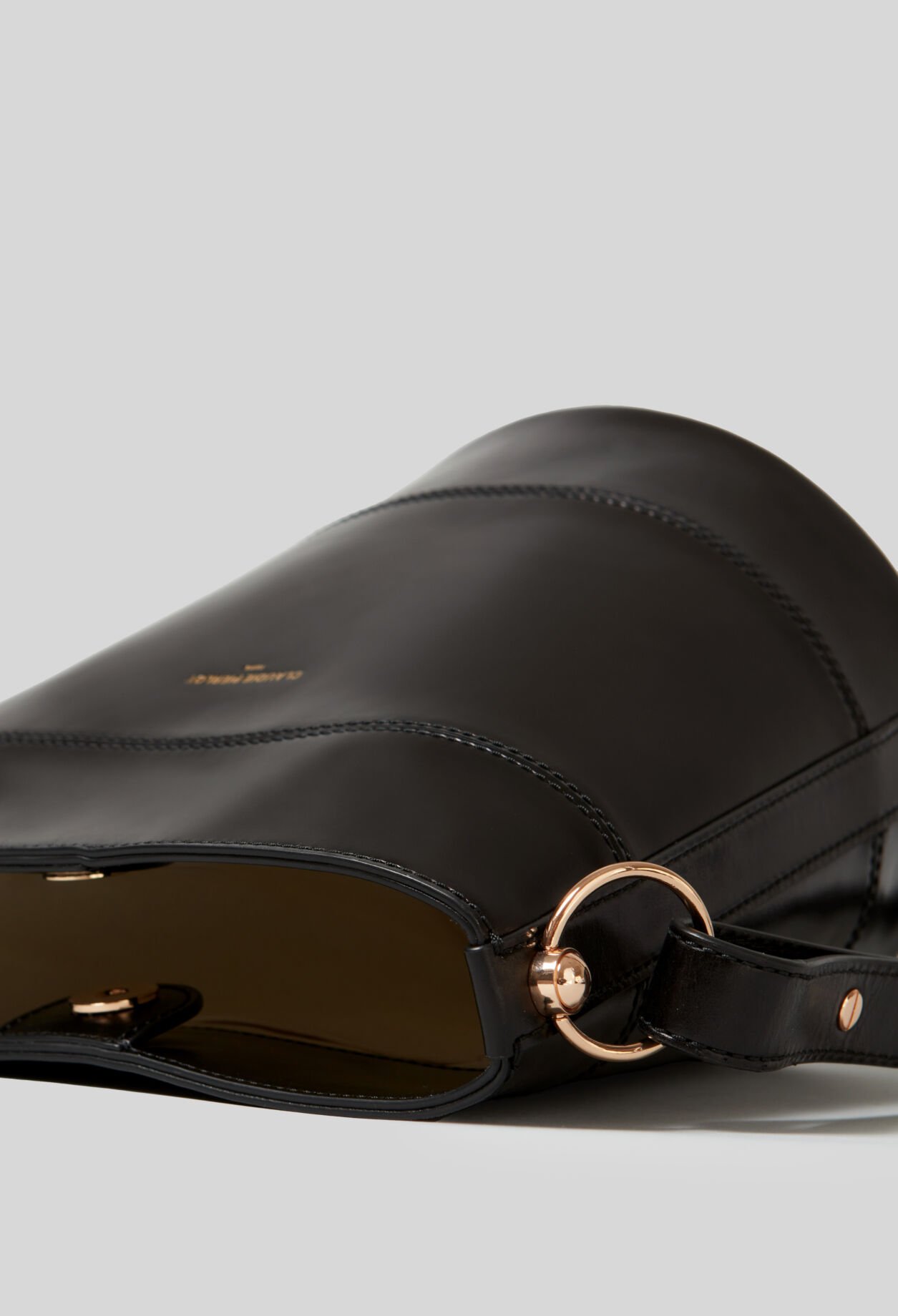 Sac Solveig seau cuir <img class=