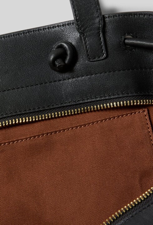 Cabas cuir lisse souple logo dor&eacute;