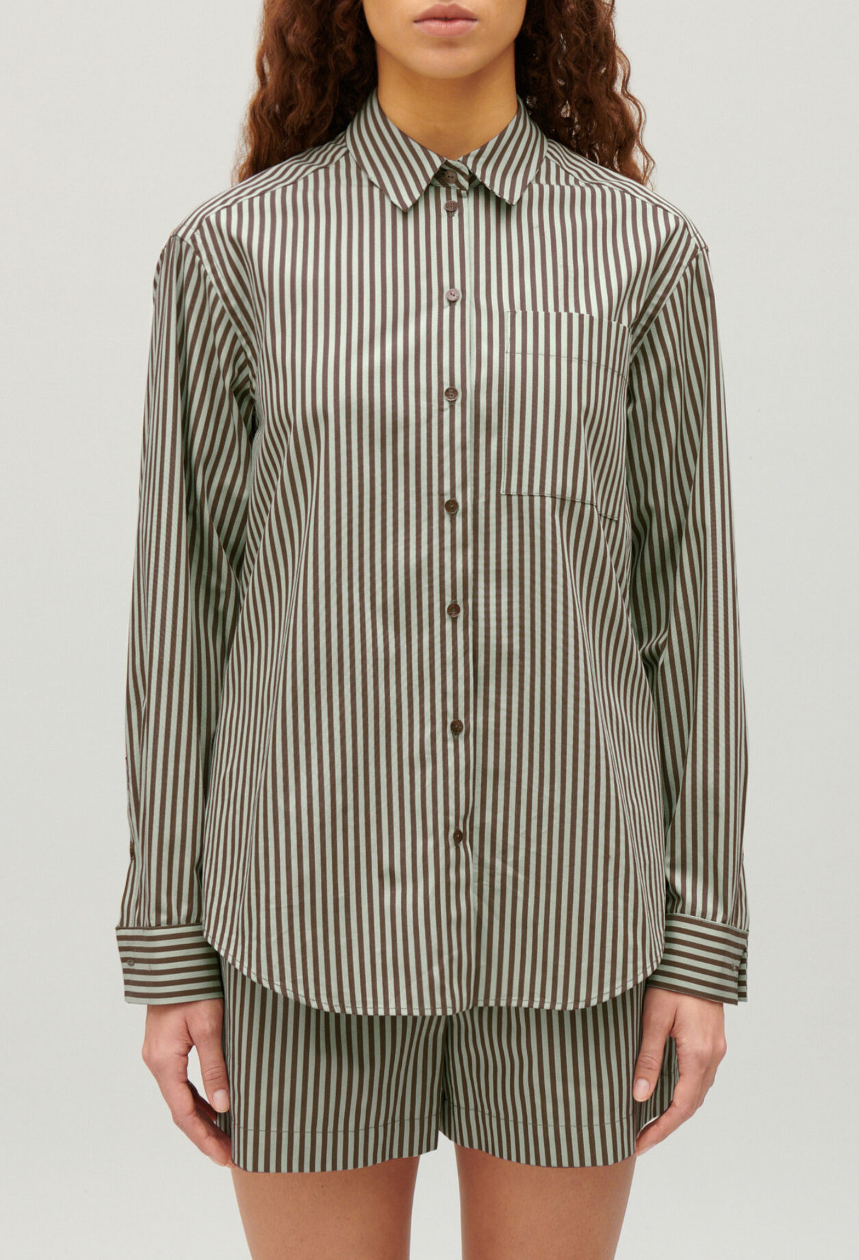 Chemise ray&eacute;e verte