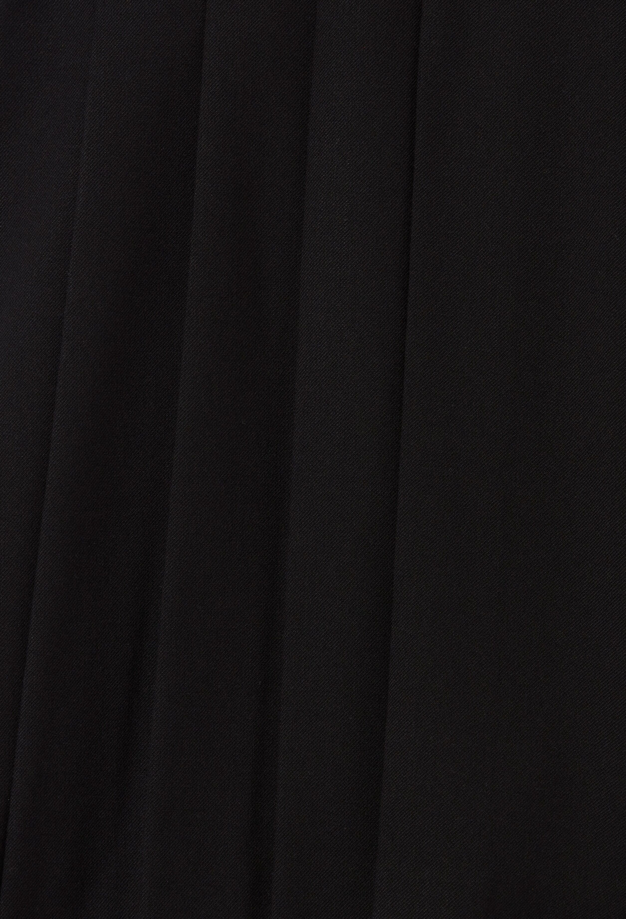 Short &eacute;vas&eacute; pliss&eacute; noir