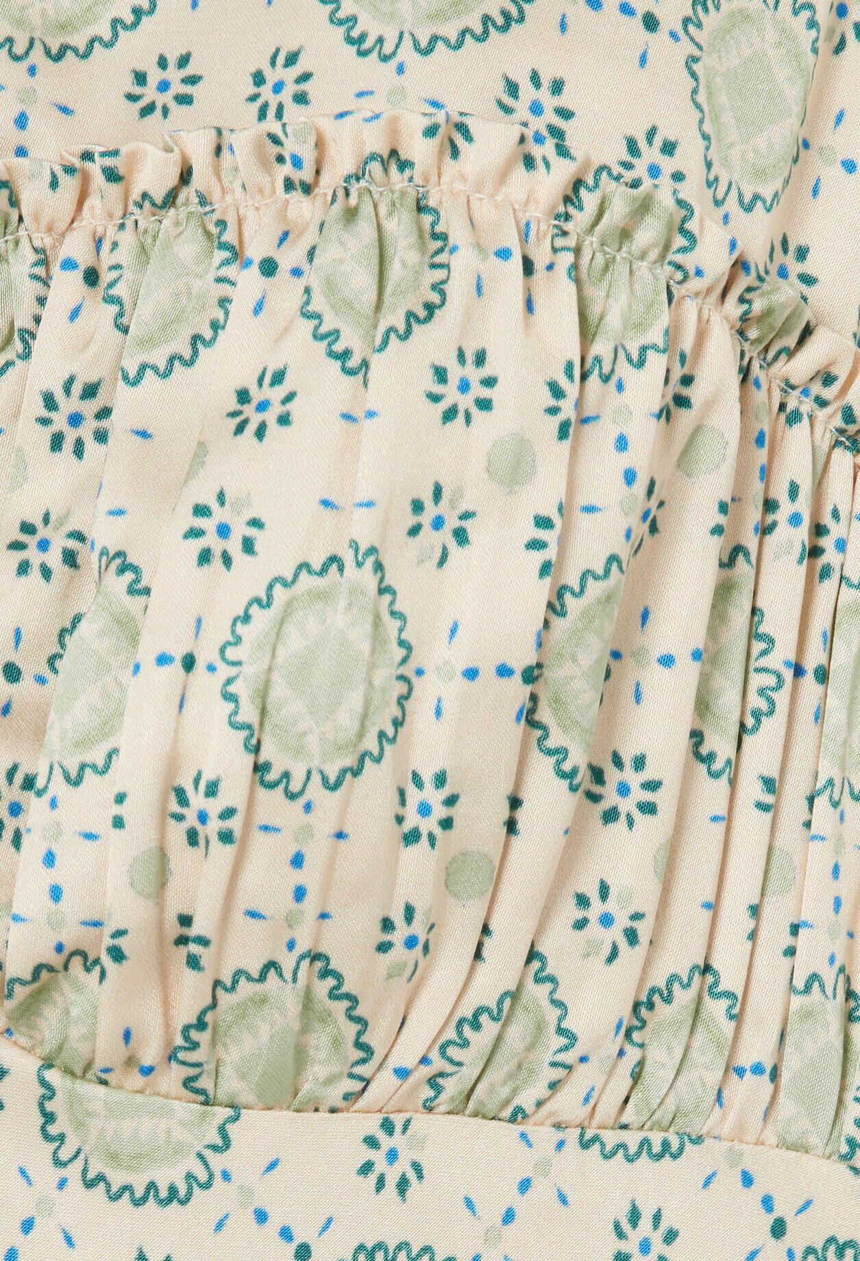 Robe satin&eacute;e motif