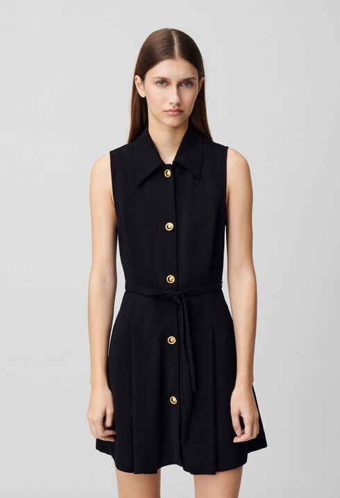 Robe courte sans manches