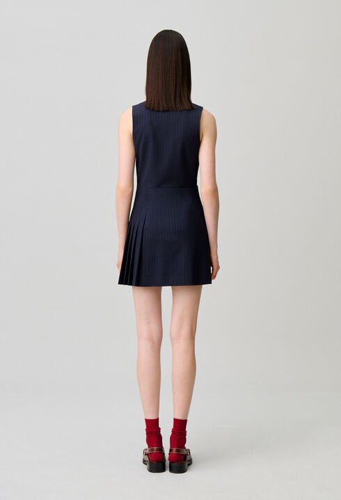 Robe courte sans manches