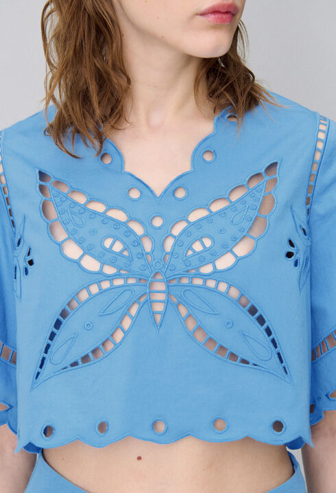 Top brodé papillon