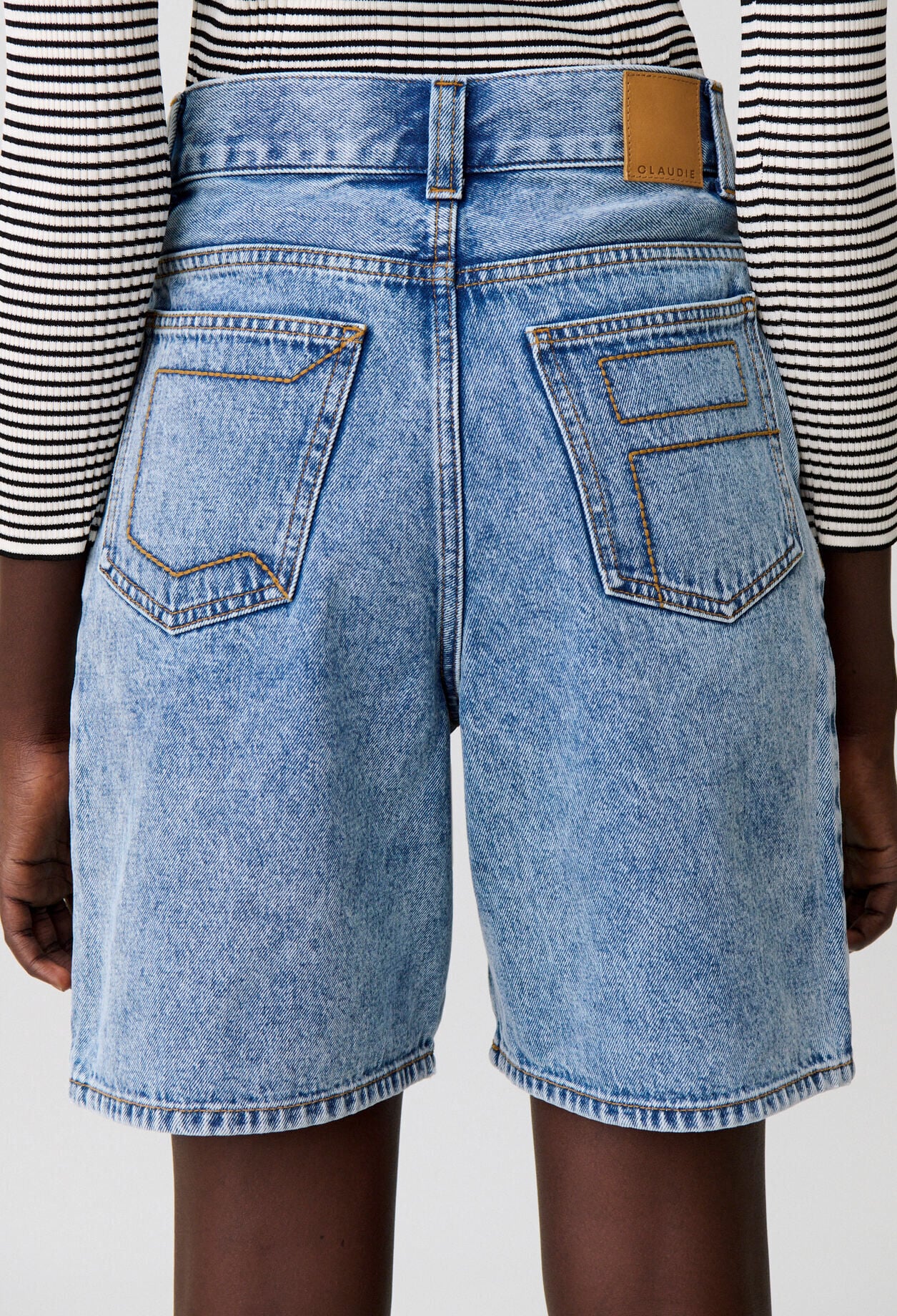 Short droit denim d&eacute;lav&eacute;