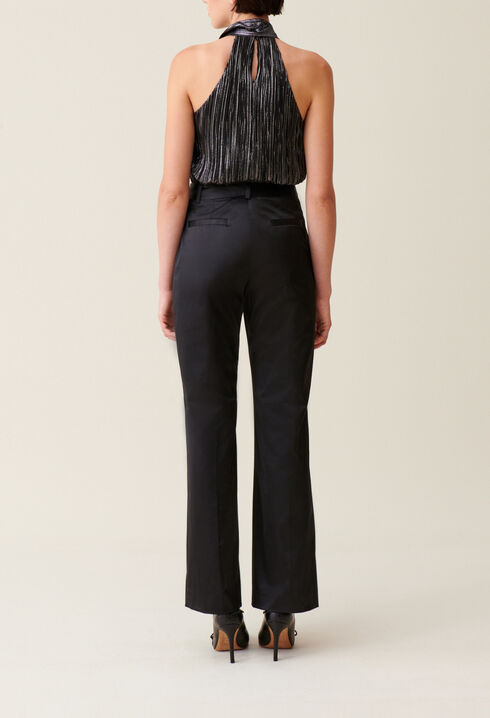 Pantalon satin&eacute; slim droit noir