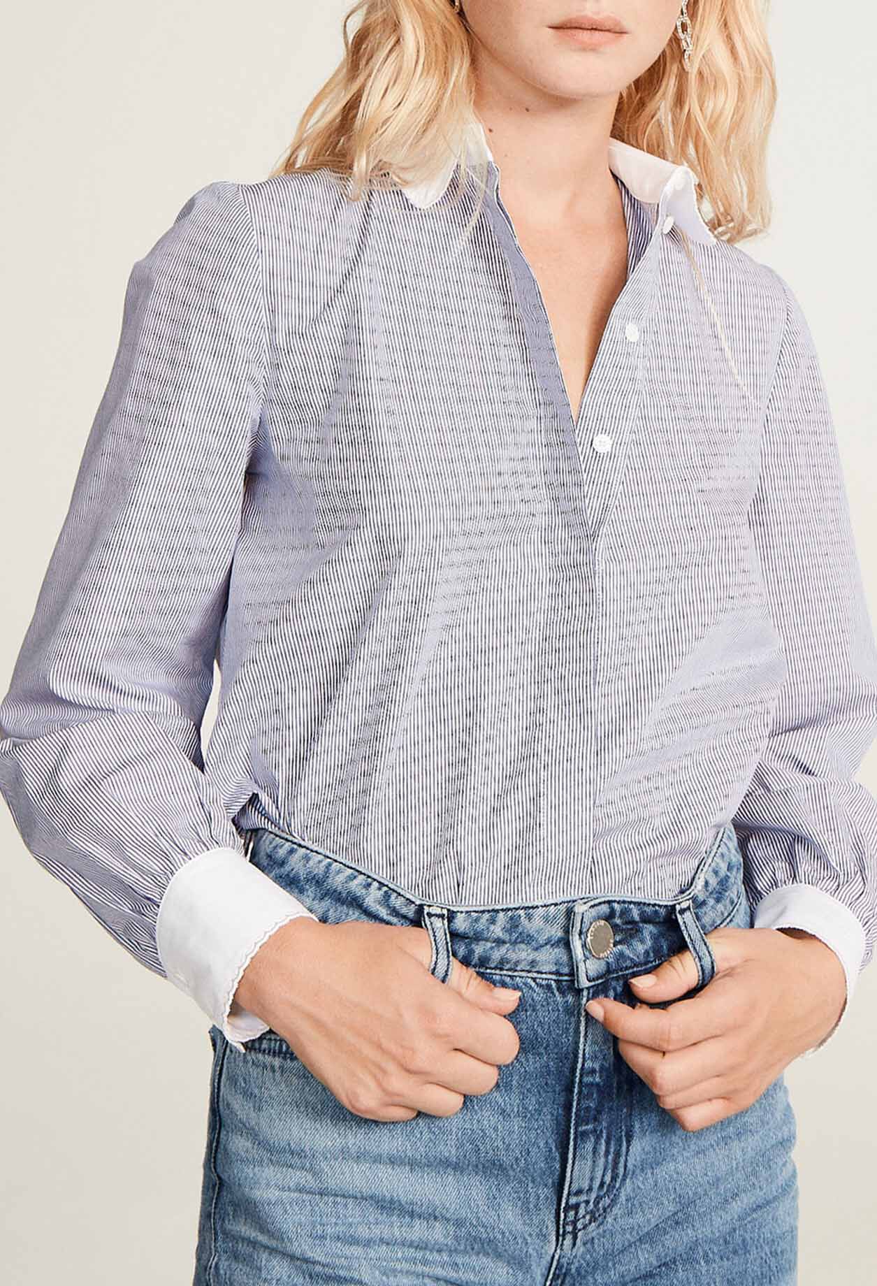 Chemise à col brodé