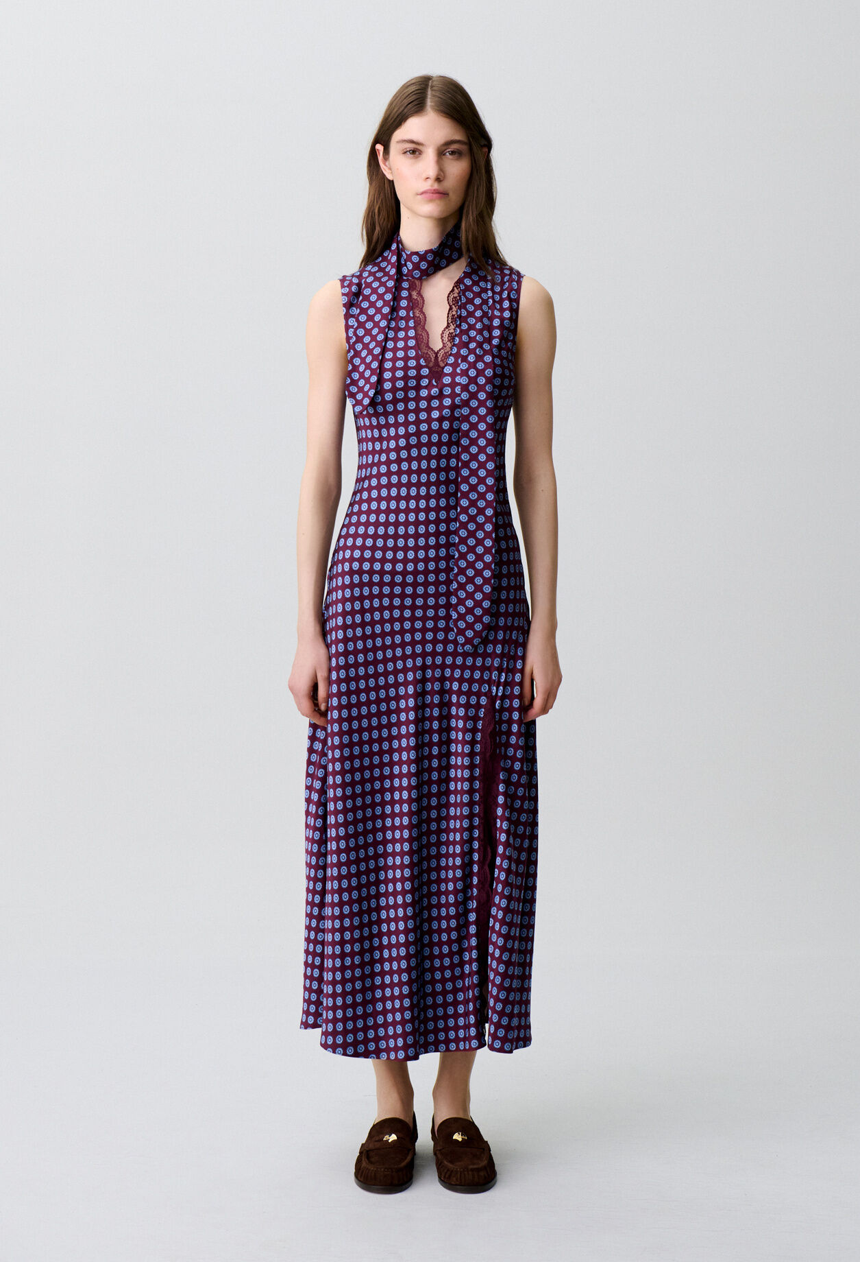 Robe fluide longue dentelle