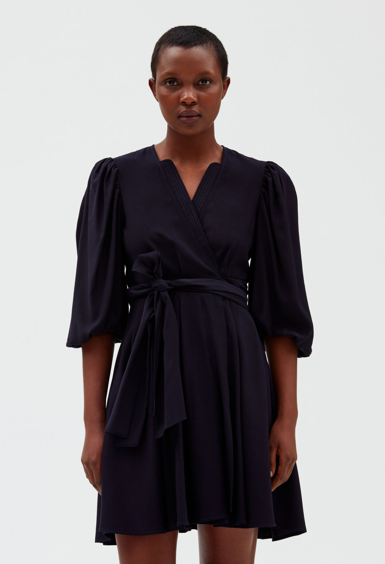 Robe porte feuille marine