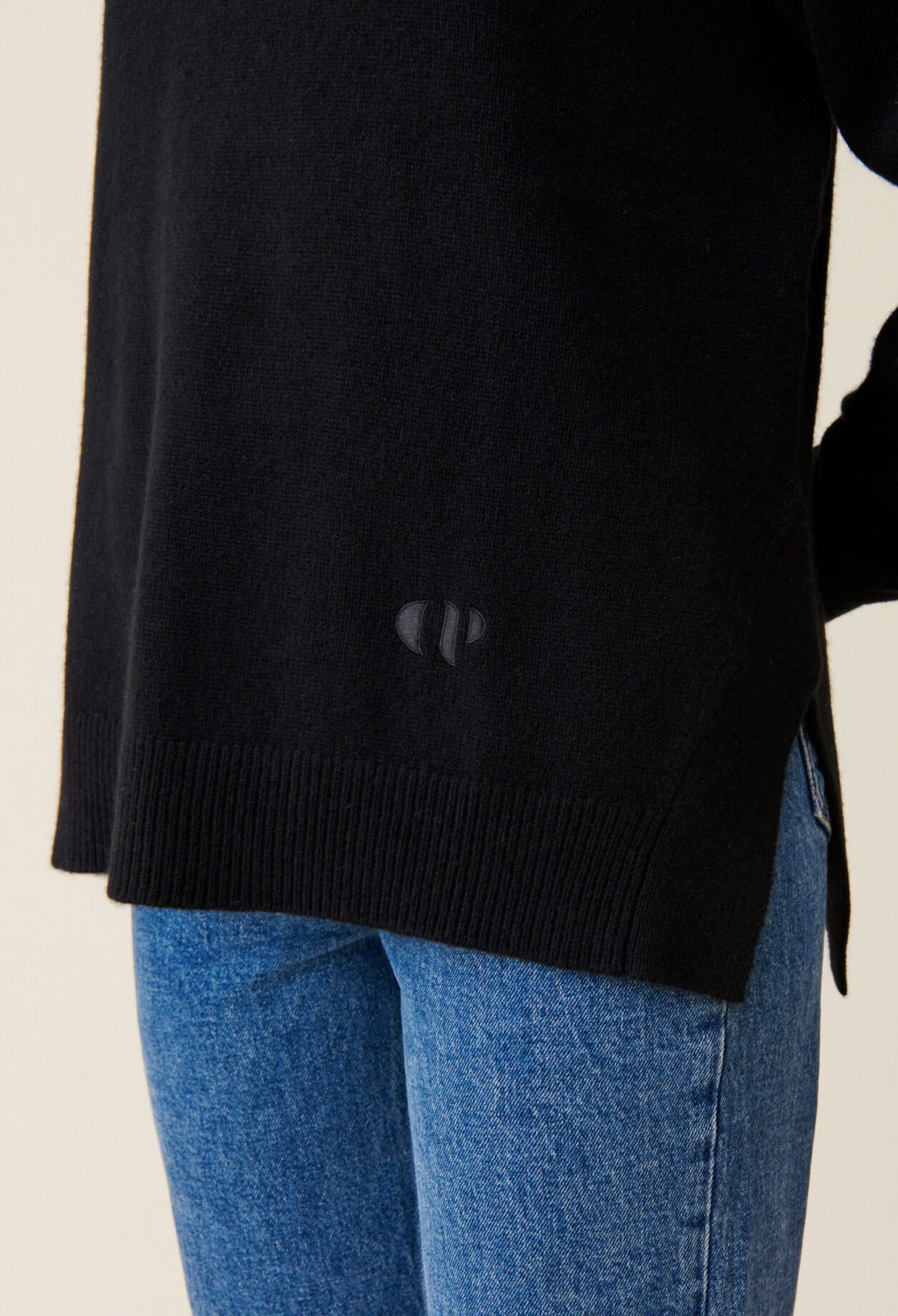 Pull col montant cachemire noir