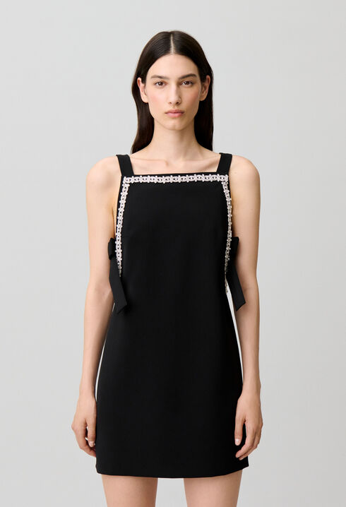 Robe droite ajust&eacute;e n&oelig;uds