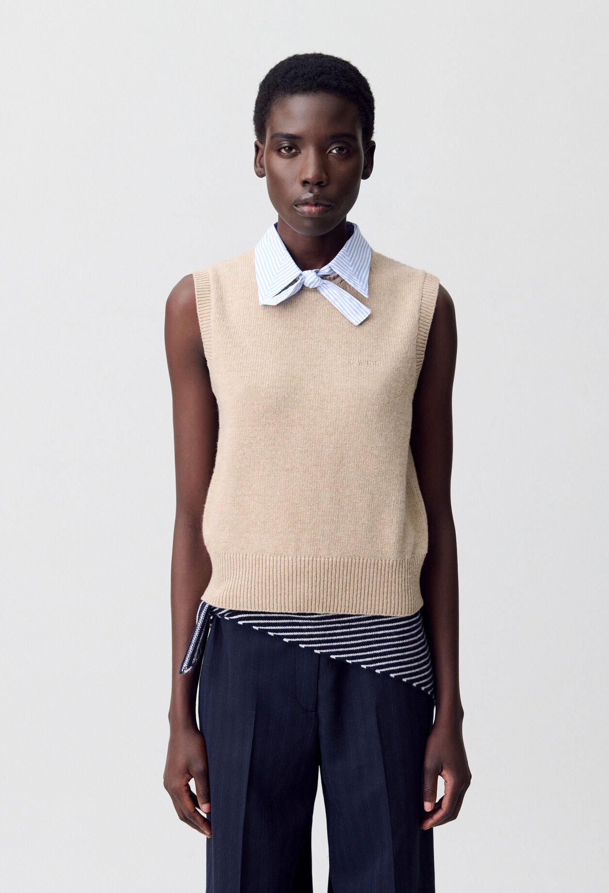 Pull sans manches col amovible