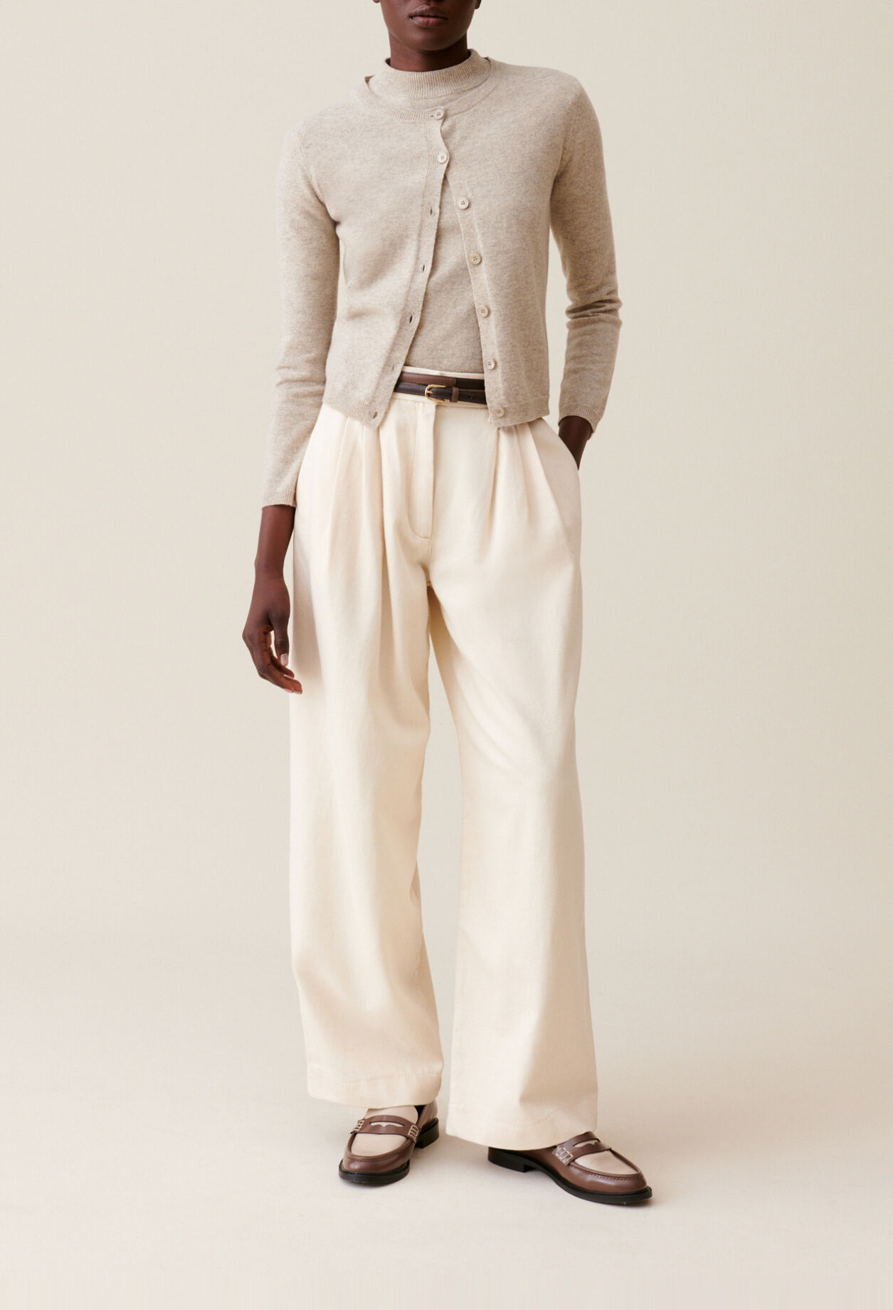 Pantalon denim large pliss&eacute;