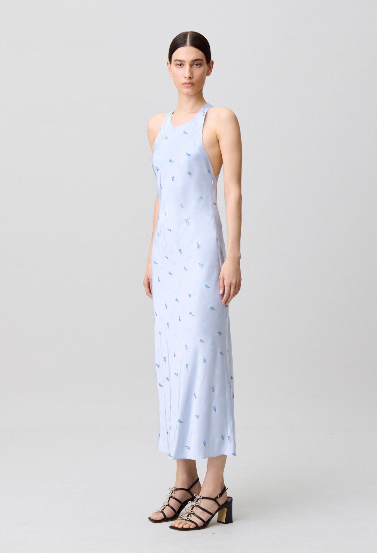Robe satin dos nu