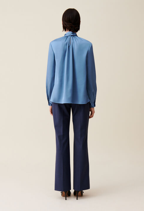 Blouse fluide col lavallière