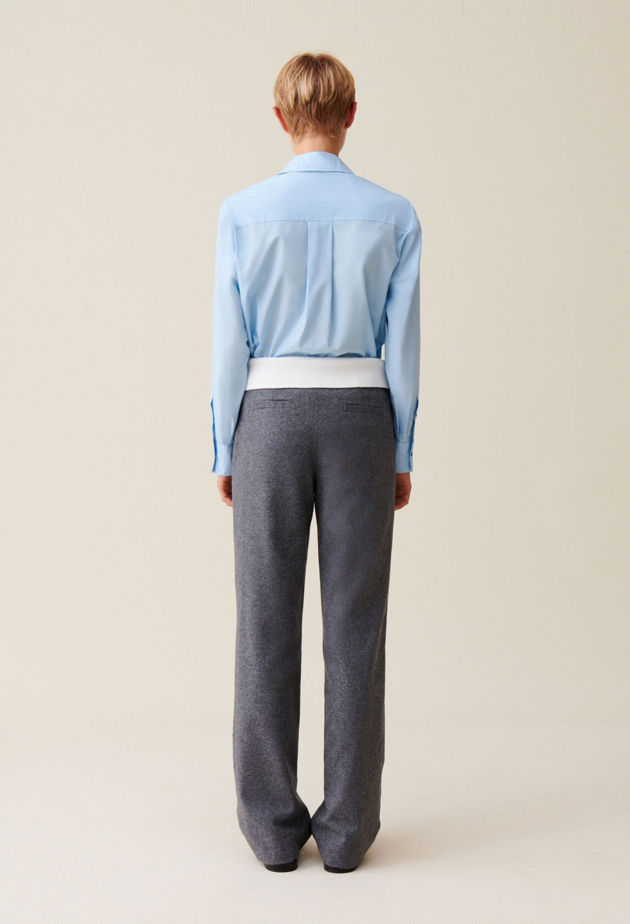 Pantalon droit ceinture contrast&eacute;e