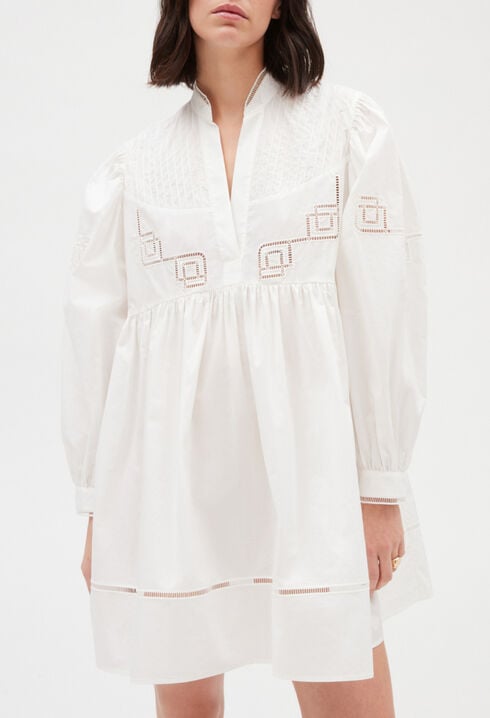 Robe courte coton brodé blanc
