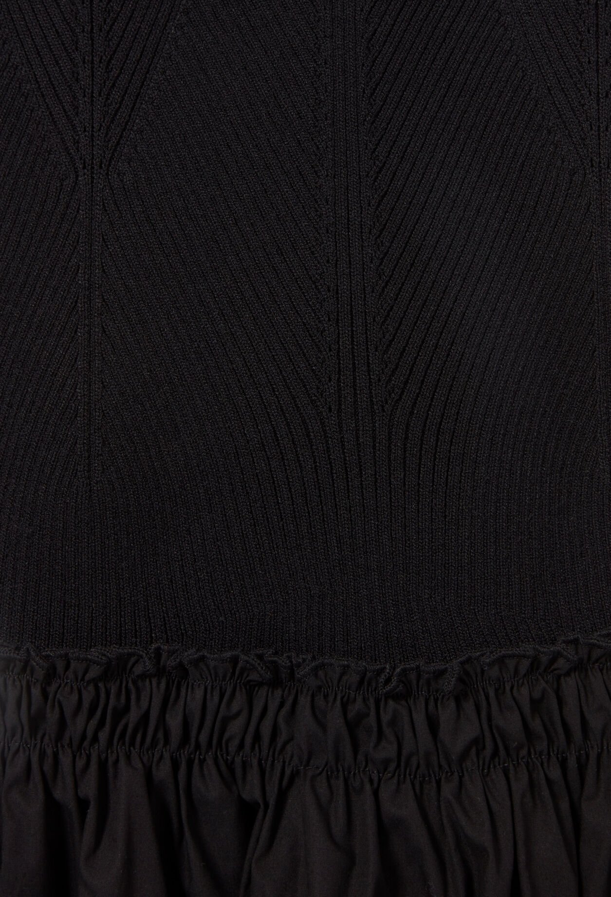 Robe mi-longue buste crochet