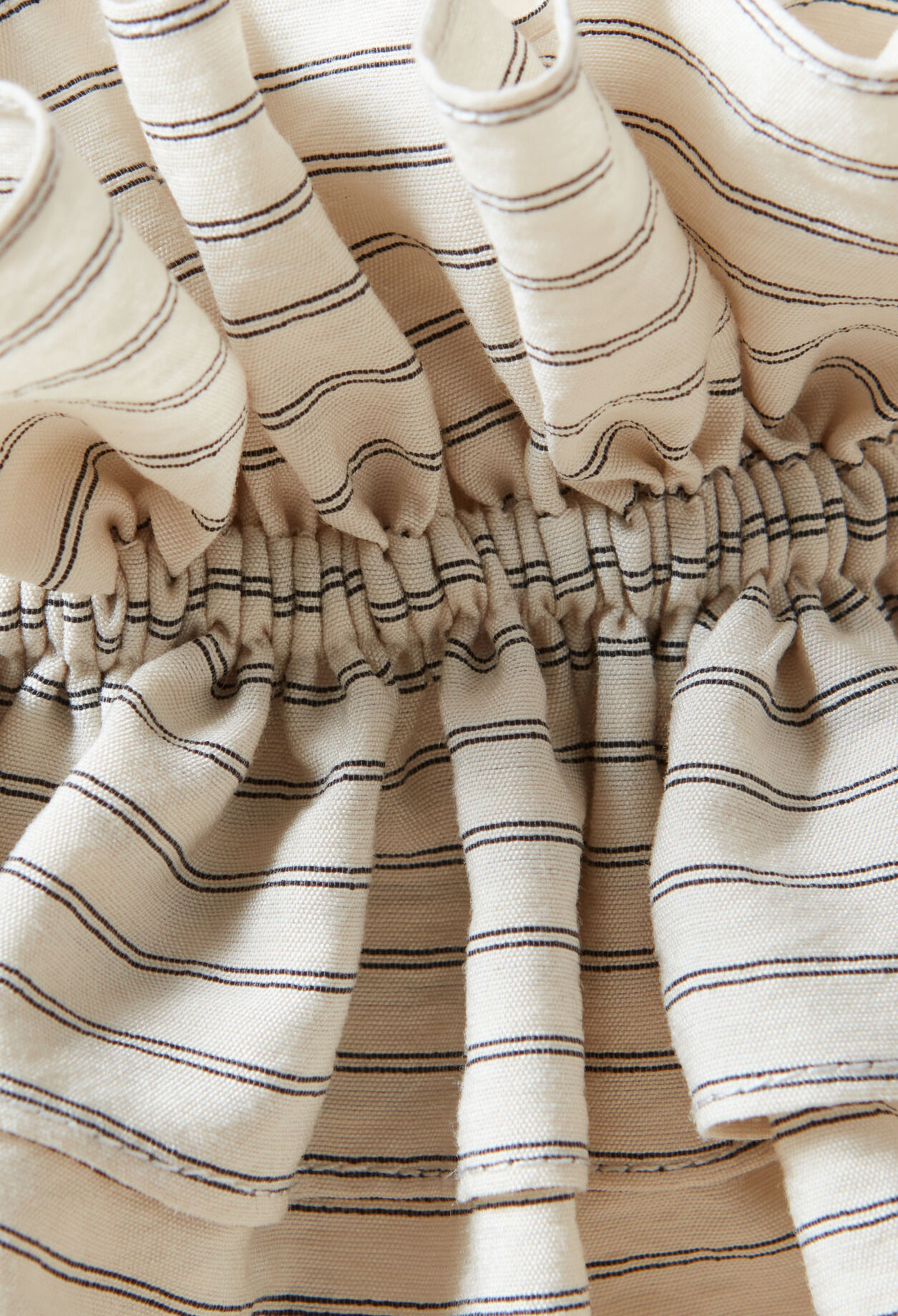 Poignets effet chemise fronces