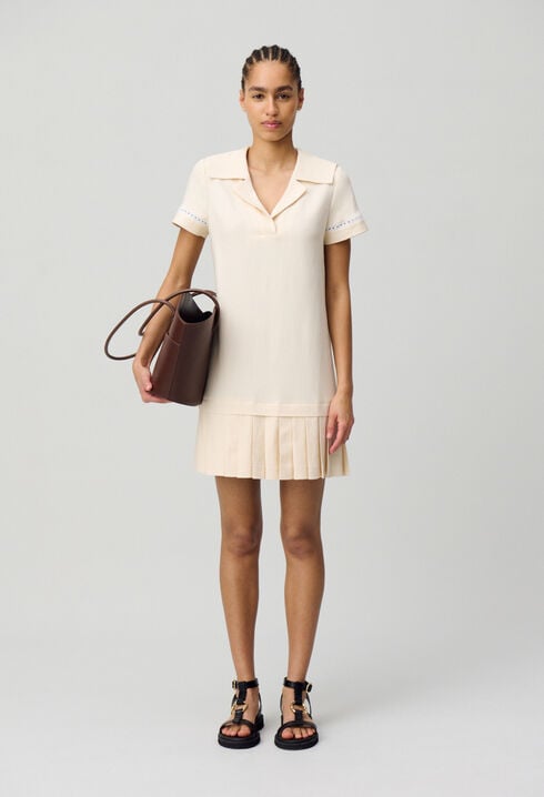 Robe courte à plis