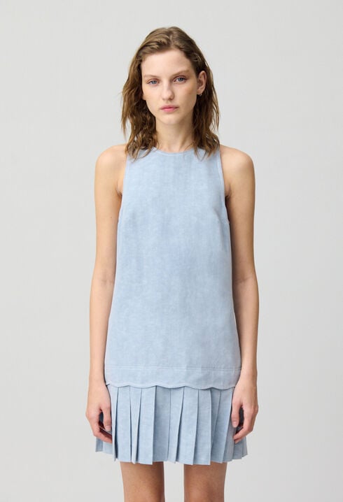 Robe courte sans manches