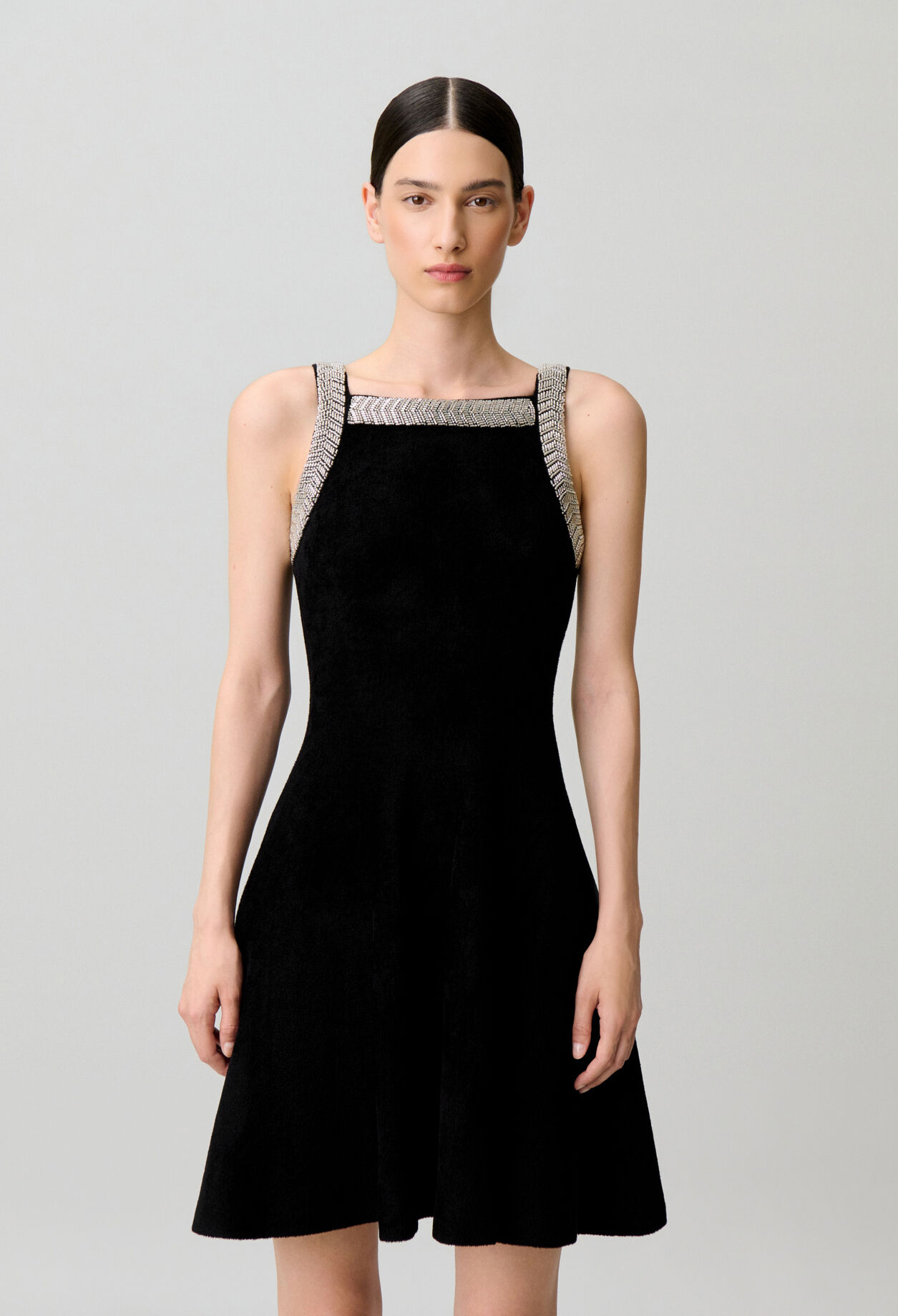 Robe &eacute;vas&eacute;e maille velours perles
