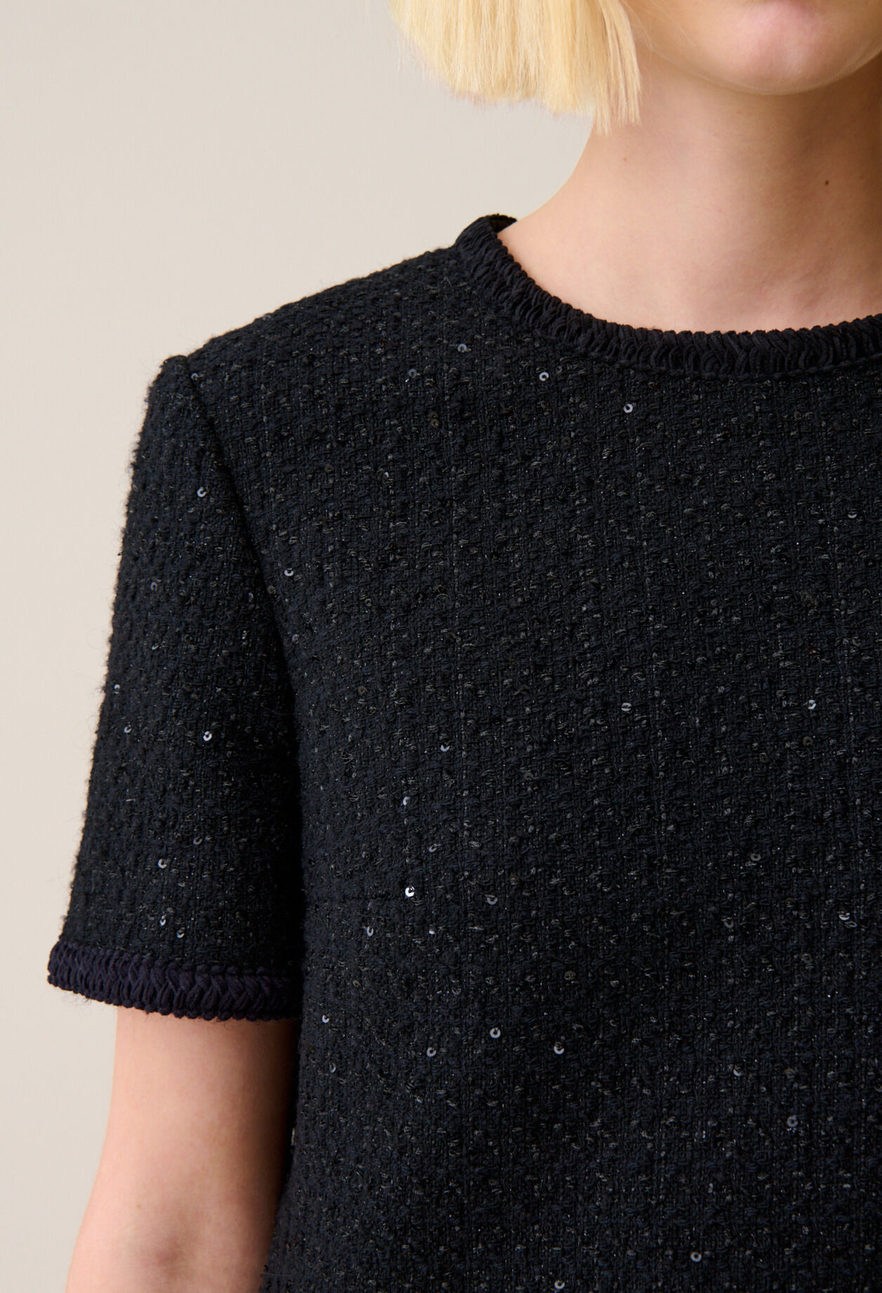 Robe noire courte tweed