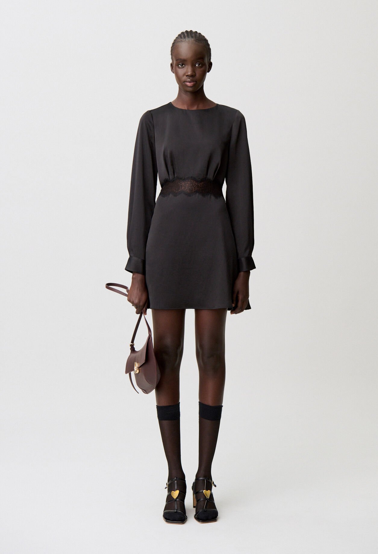 Robe courte fluide satinée