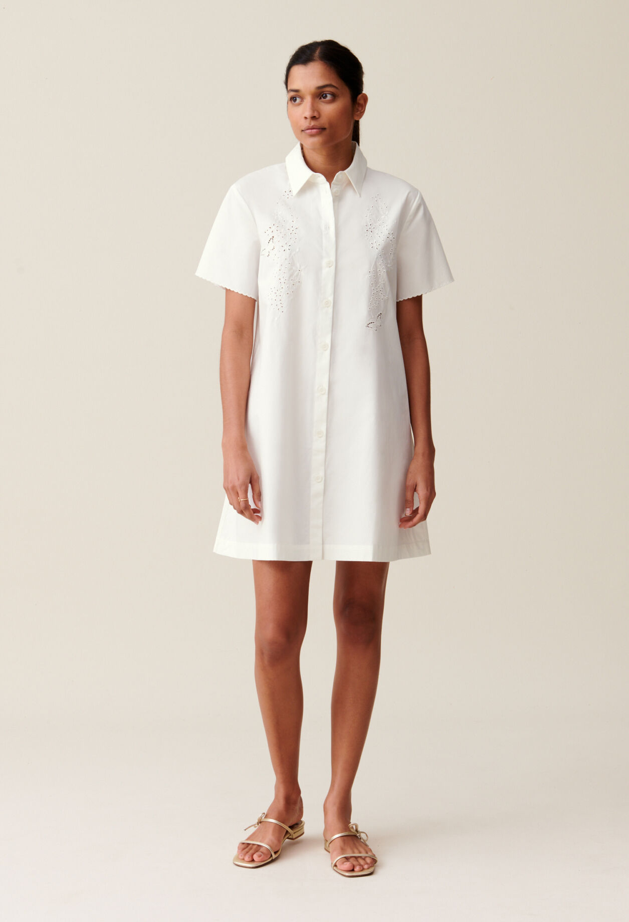 Robe chemise courte brodée