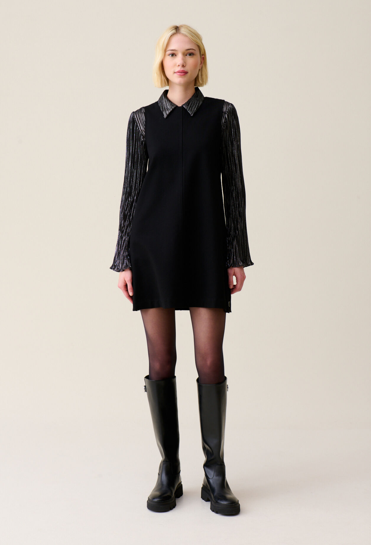 Robe courte sans manches