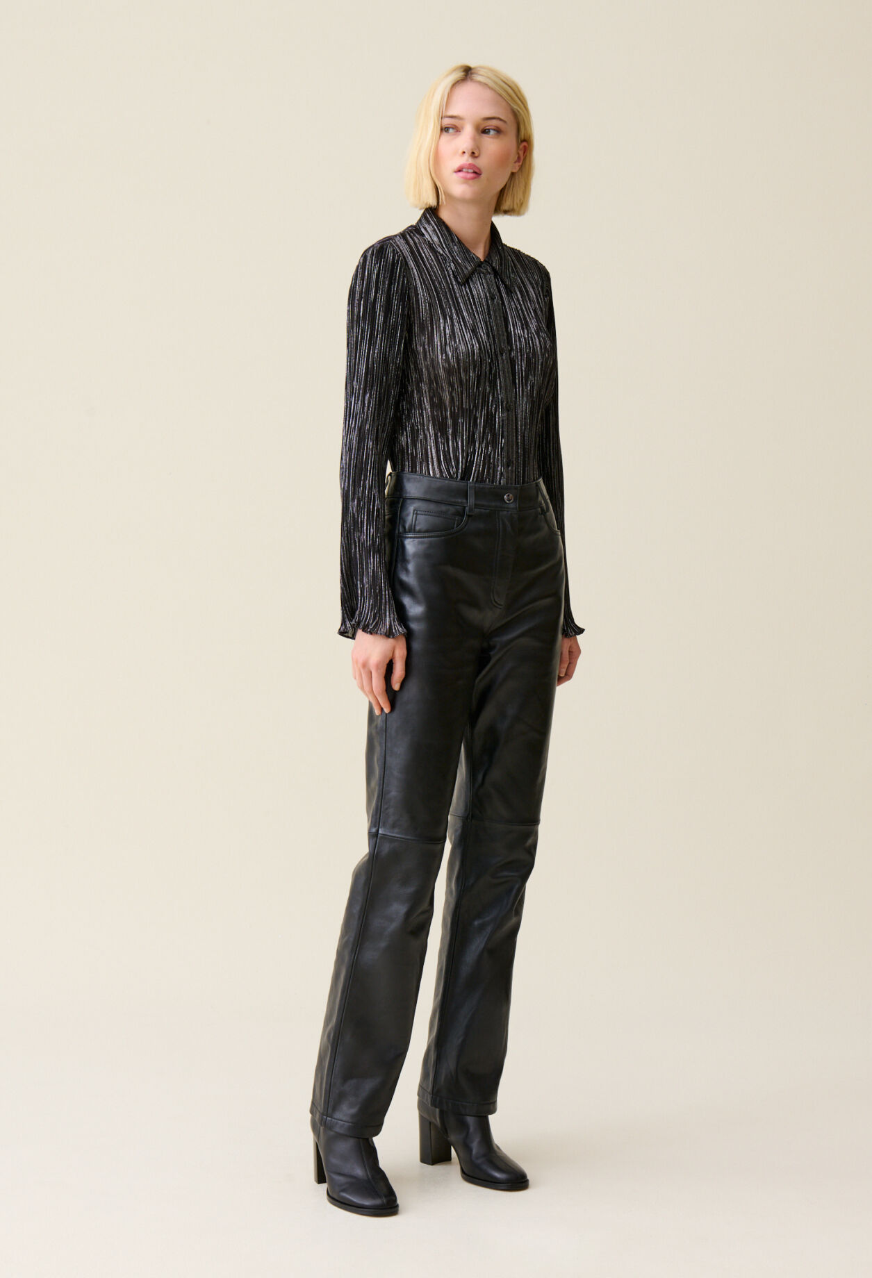 Blouse plissée fluide argentée