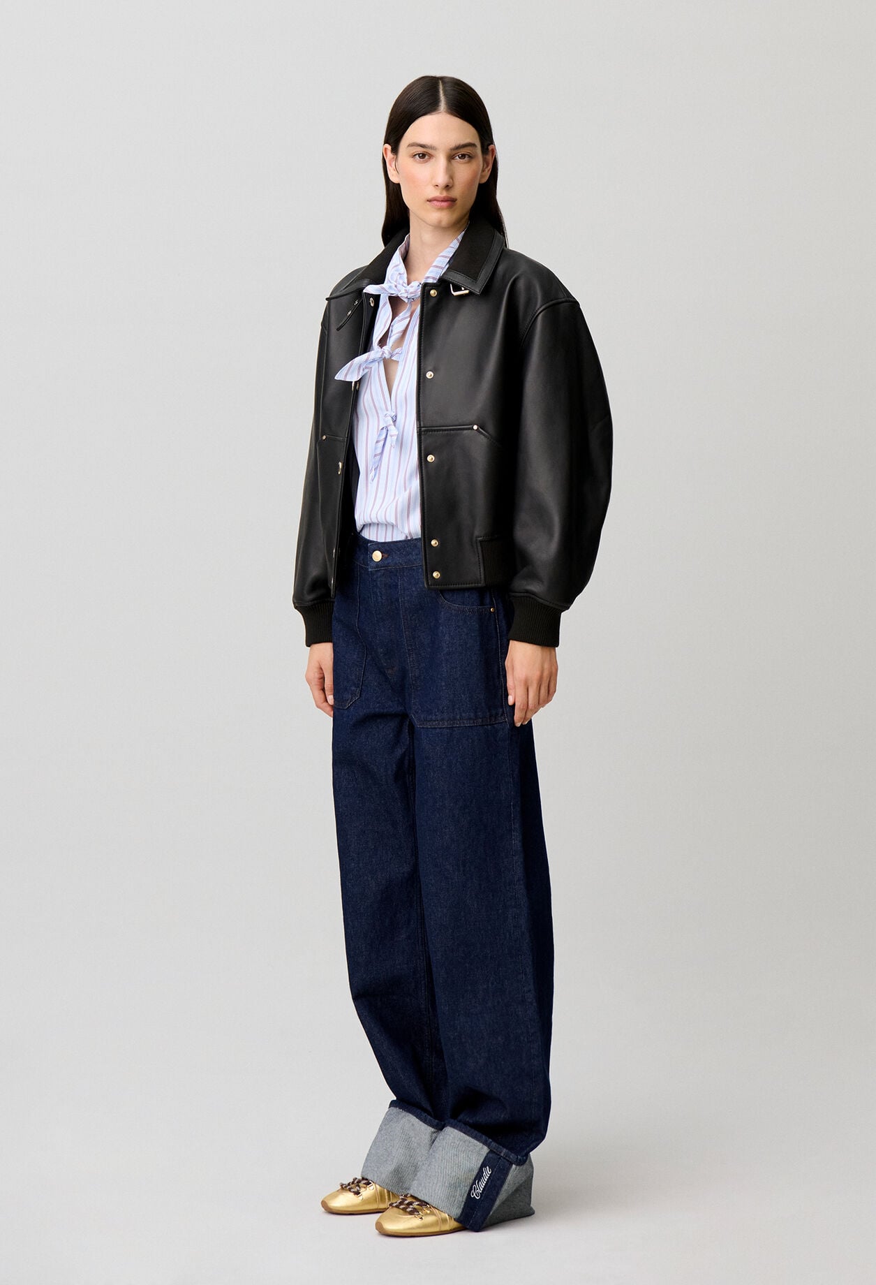 Jean jambes larges denim revers brod&eacute;