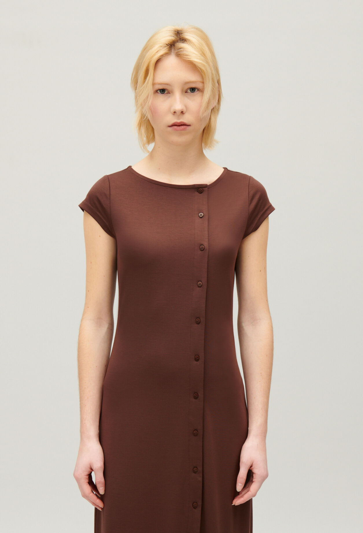 Robe midi boutonnee asymetrique noire