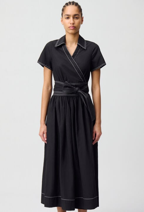 Robe longue ceinturée