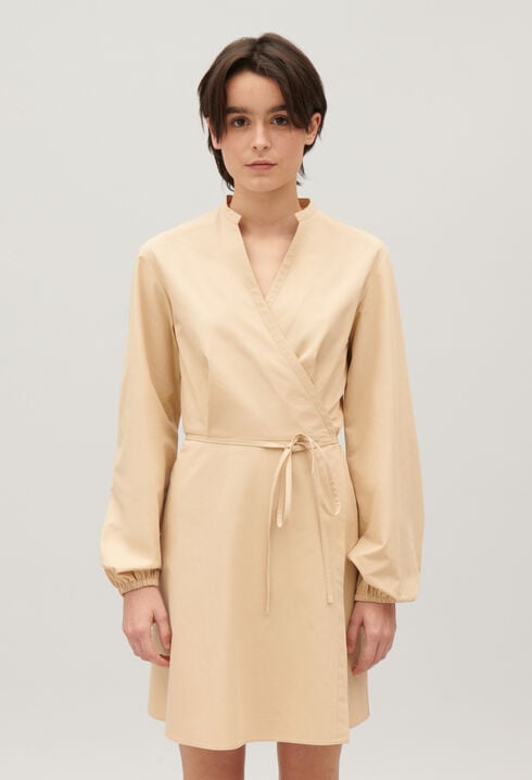 Robe courte portefeuille col mao