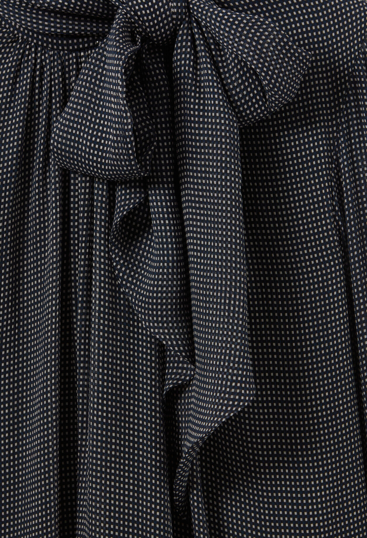 Robe fluide col lavallière 
