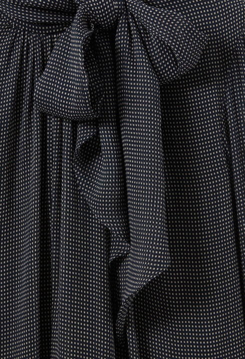 Robe fluide col lavallière