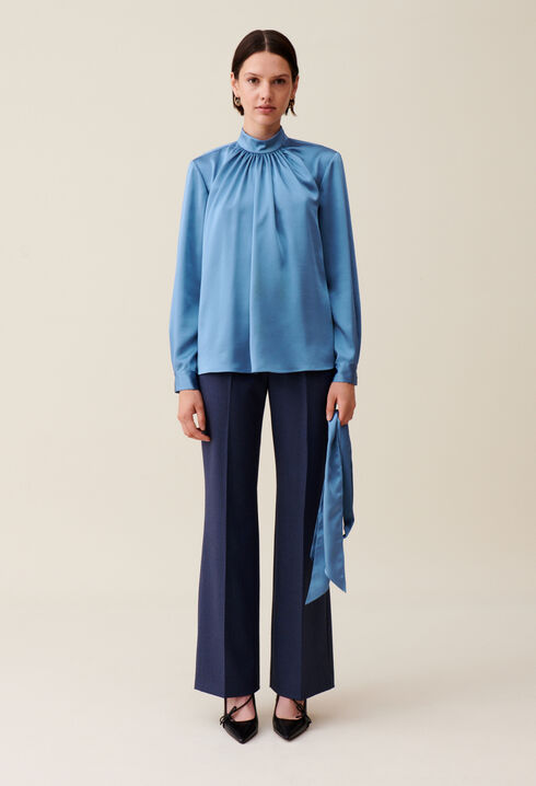 Blouse fluide col lavallière