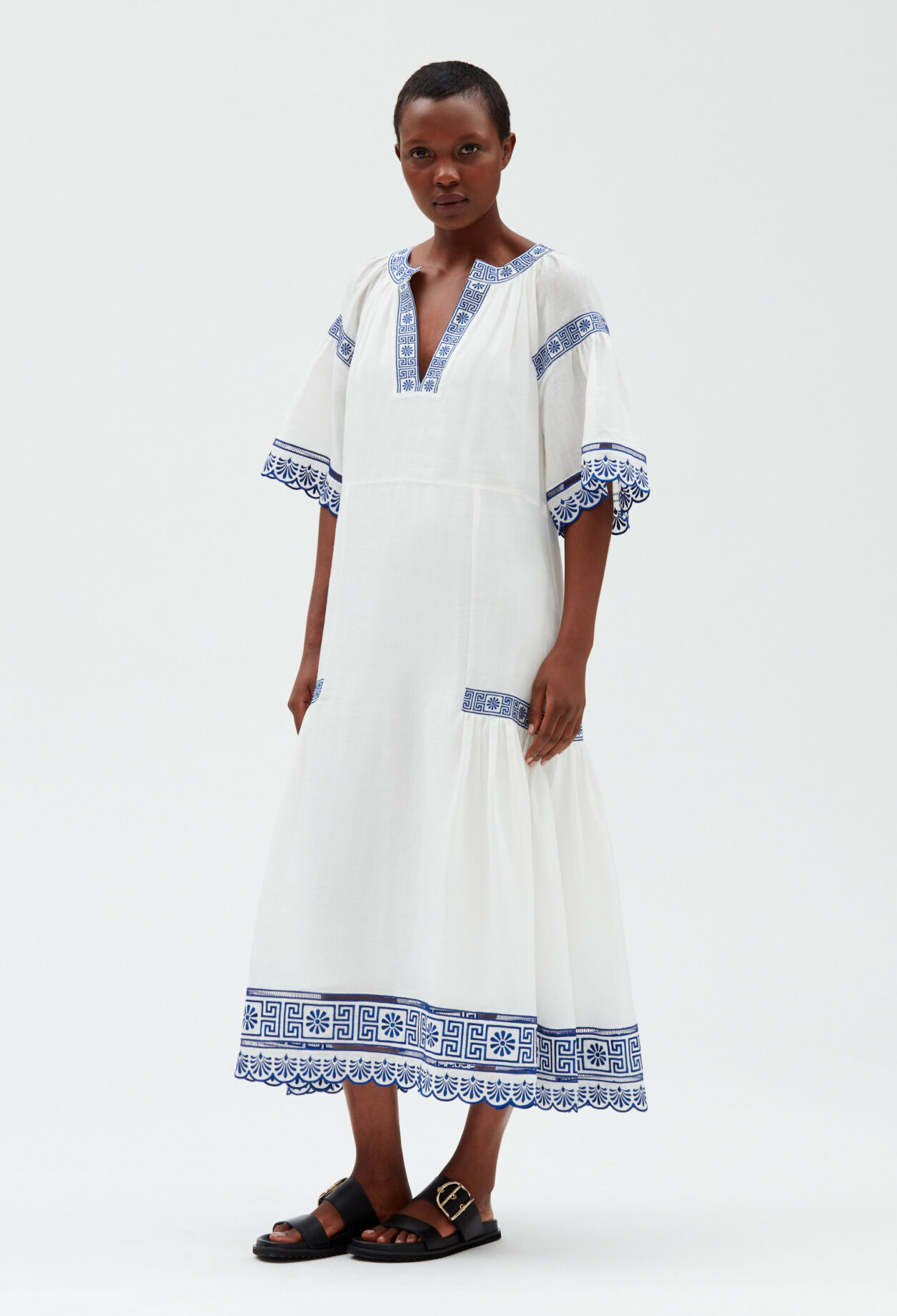 Robe midi brodée écrue