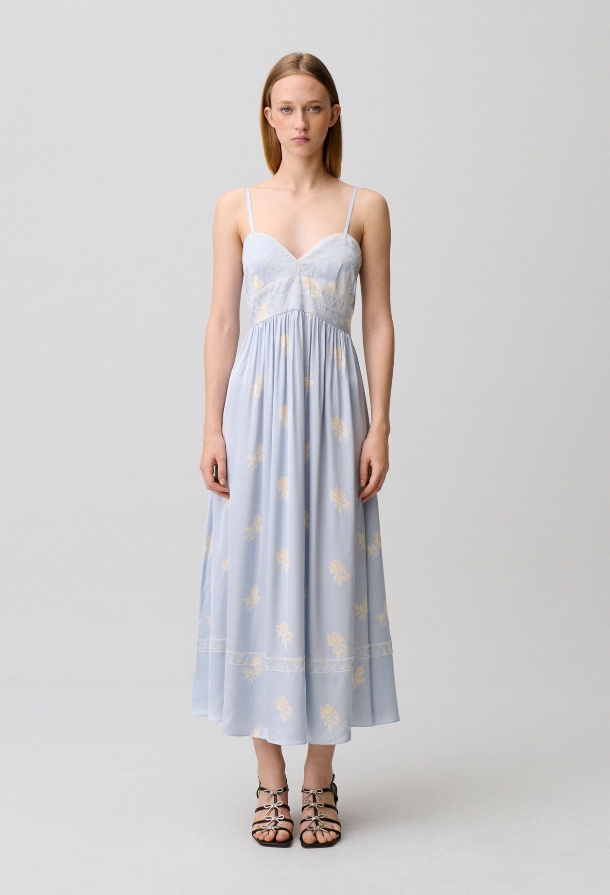 Robe &agrave; bretelles fluide