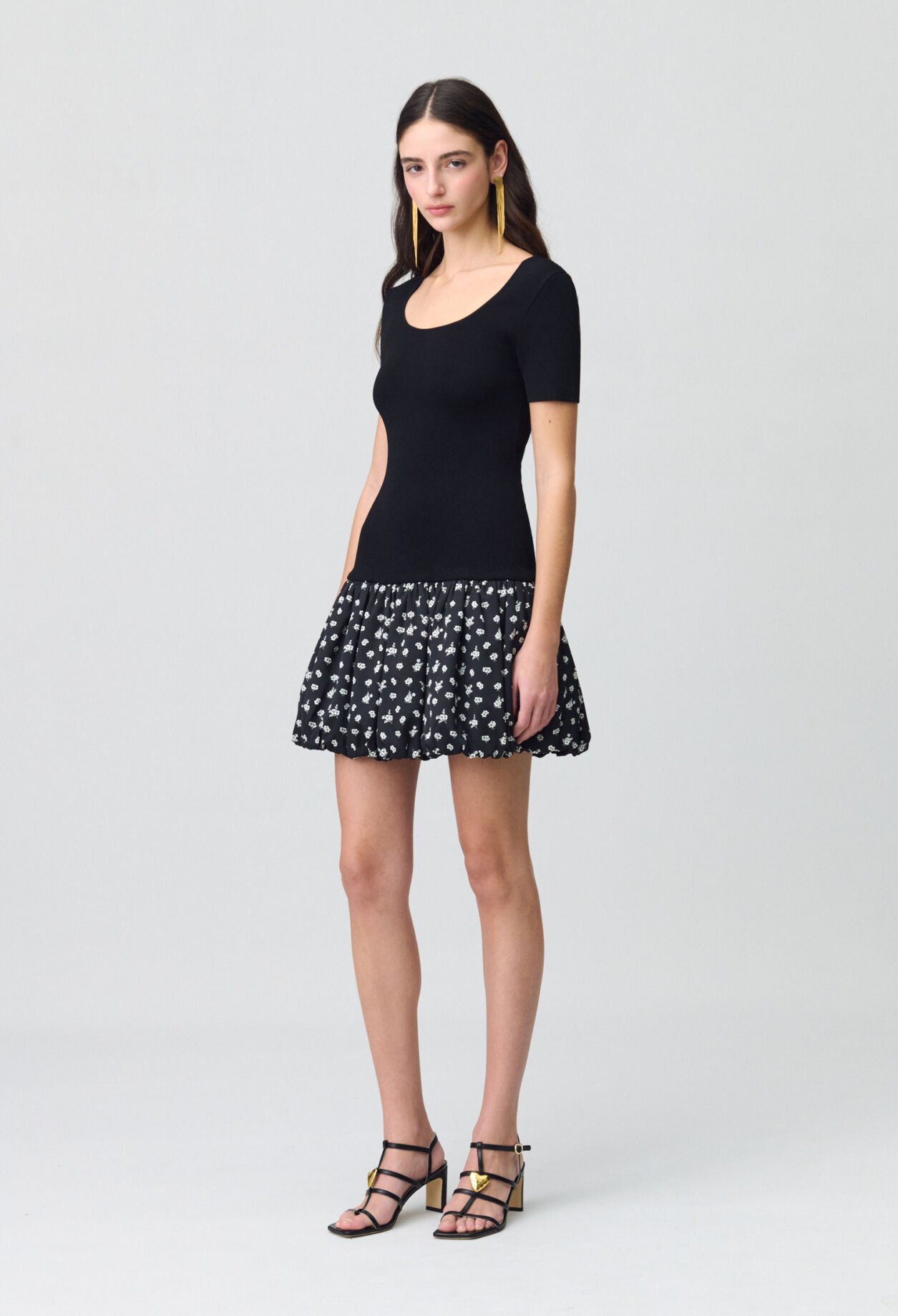 Robe courte boule à fleurs