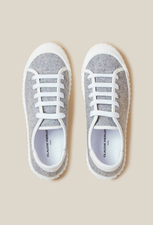 Tennis feutre gris clair