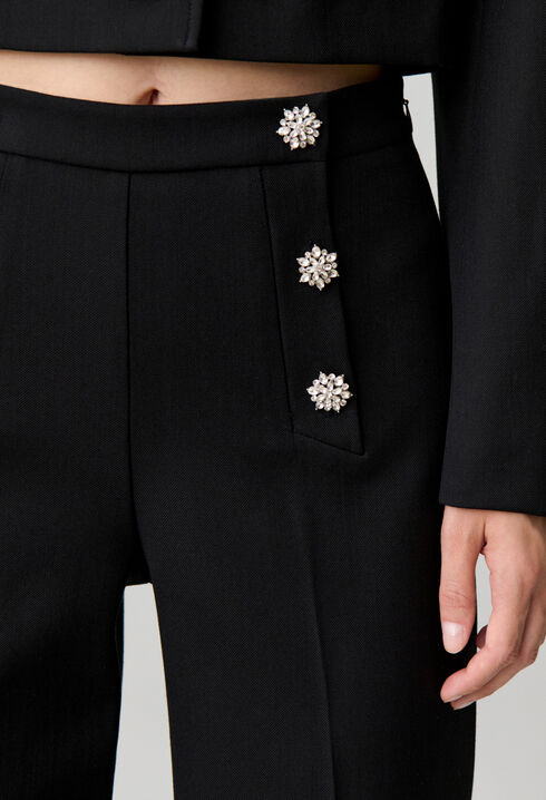 Pantalon jambes droites boutons bijoux