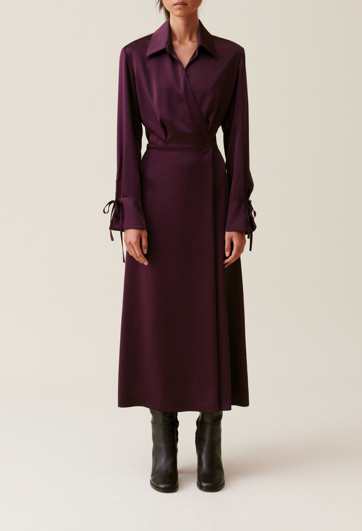 Robe longue fluide crois&eacute;e bordeaux