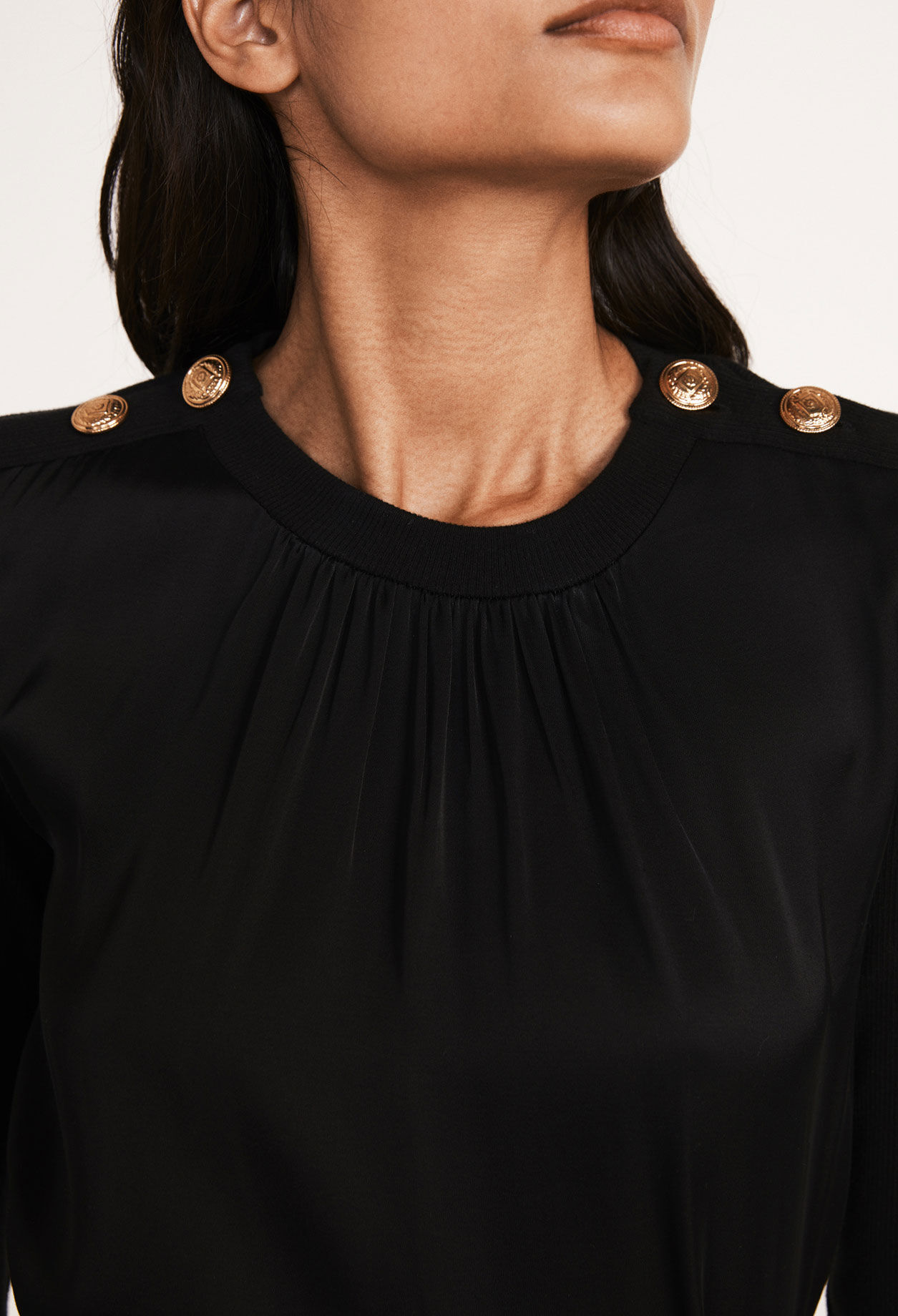 T-shirt noir à boutons