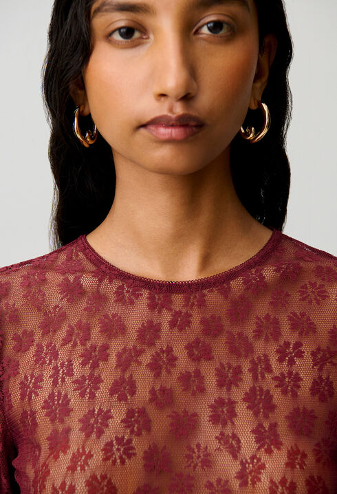 T-shirt ajust&eacute; dentelle manches longues
