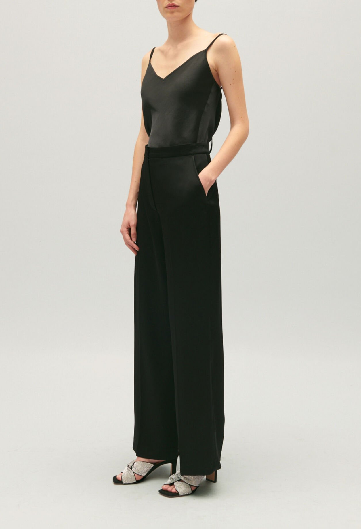 Pantalon tailleur satiné noir